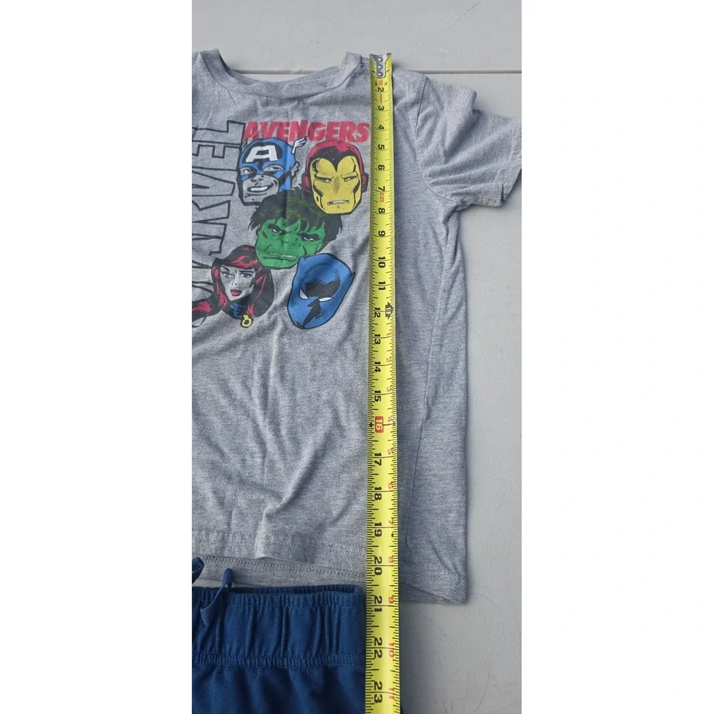 Marvel Avengers Kids 2-Piece Set Size Medium